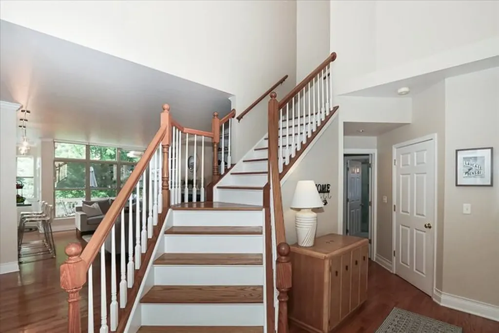768 Saint Johns Place Addison IL 60101