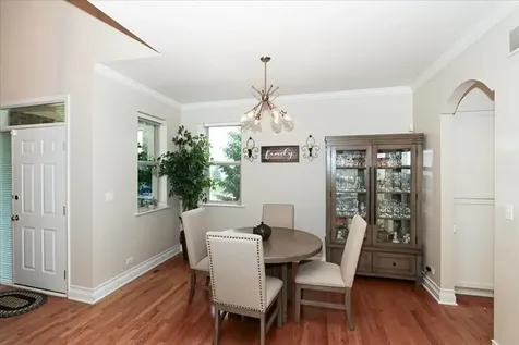 768 Saint Johns Place Addison IL 60101