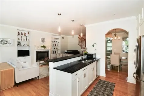 768 Saint Johns Place Addison IL 60101