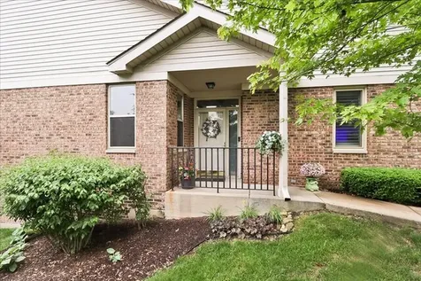 768 Saint Johns Place Addison IL 60101