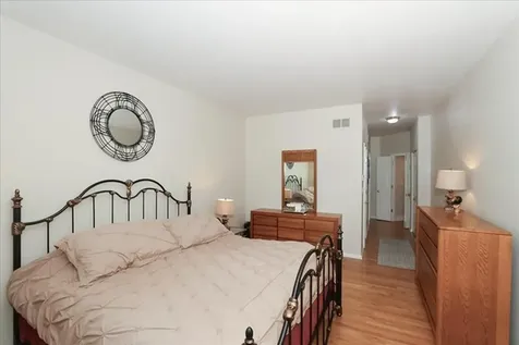 768 Saint Johns Place Addison IL 60101