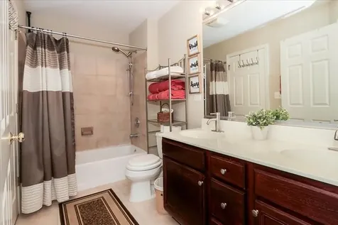 768 Saint Johns Place Addison IL 60101