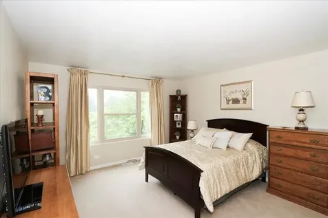 768 Saint Johns Place Addison IL 60101