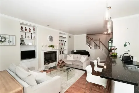 768 Saint Johns Place Addison IL 60101