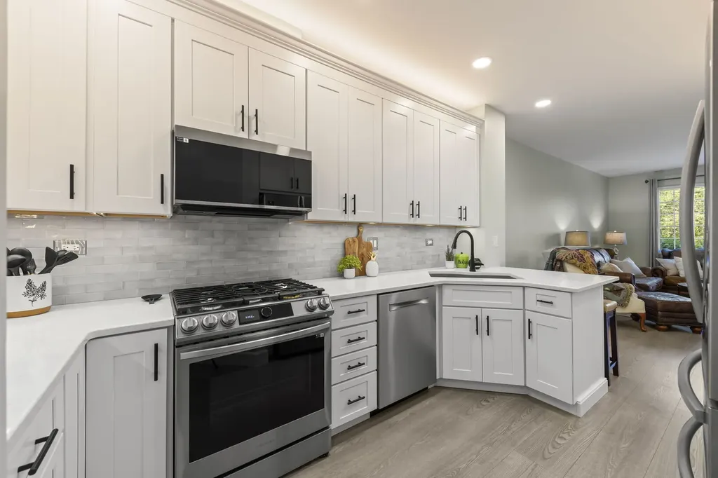 32102 Millard Circle Warrenville IL 60555