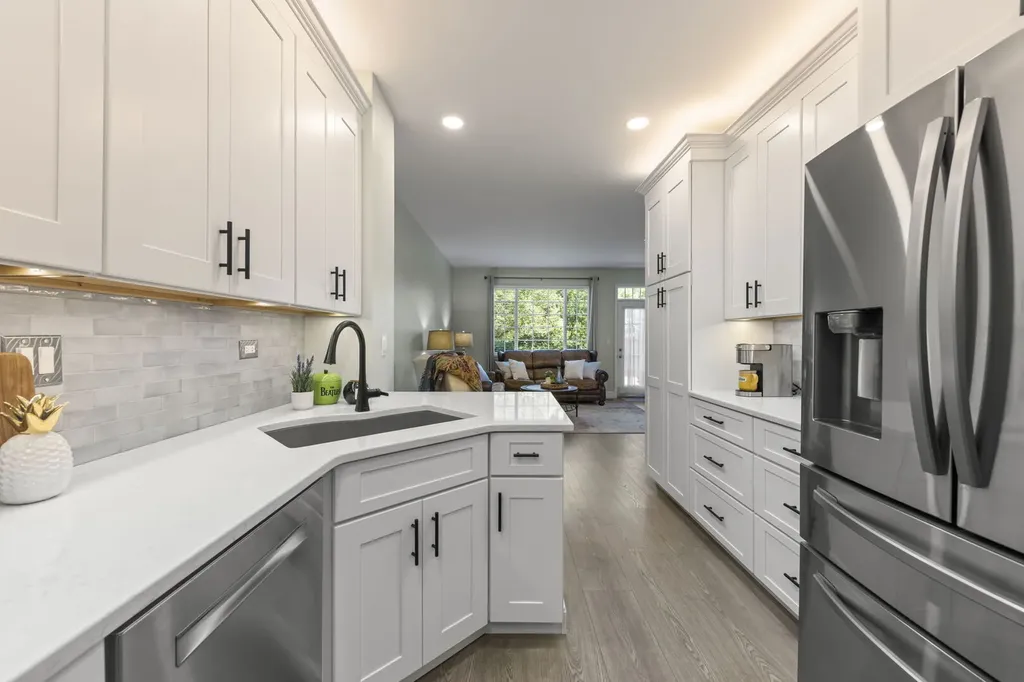 32102 Millard Circle Warrenville IL 60555