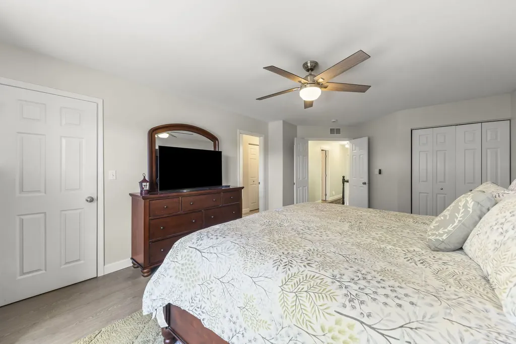 32102 Millard Circle Warrenville IL 60555