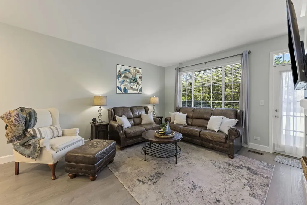 32102 Millard Circle Warrenville IL 60555