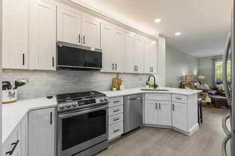 32102 Millard Circle Warrenville IL 60555