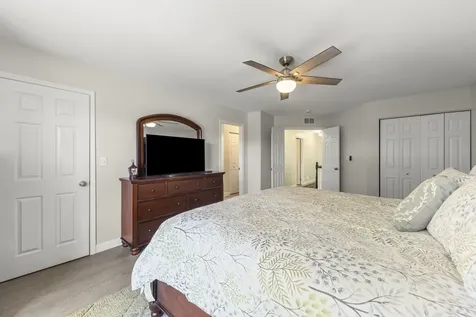 32102 Millard Circle Warrenville IL 60555