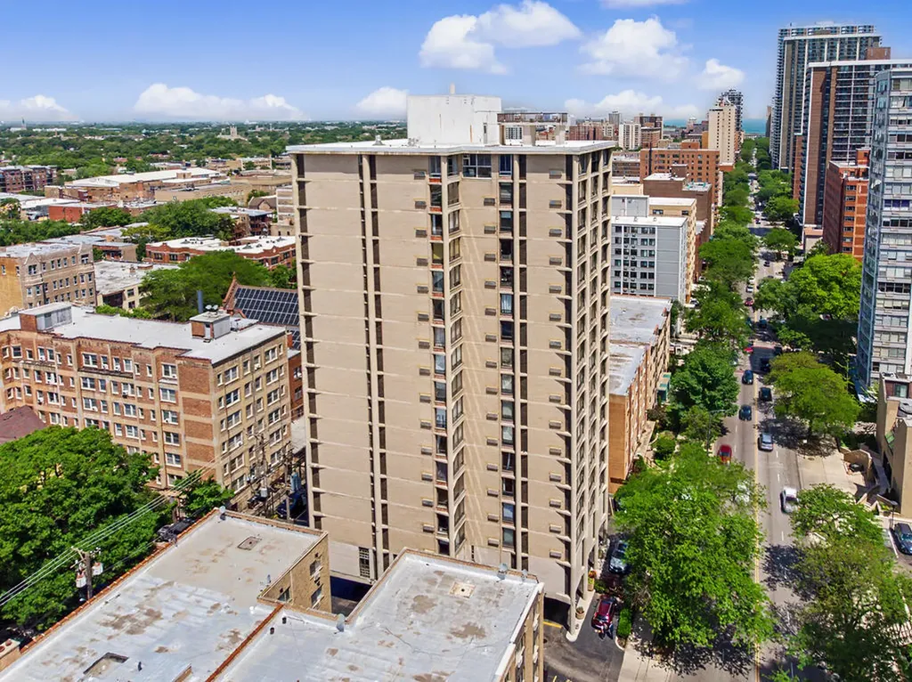 5740 North Sheridan Road Chicago IL 60660