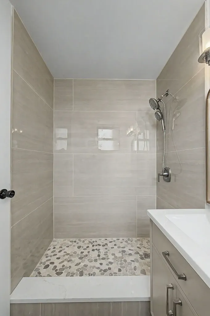 5740 North Sheridan Road Chicago IL 60660