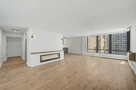 5740 North Sheridan Road Chicago IL 60660