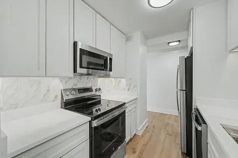 5740 North Sheridan Road Chicago IL 60660