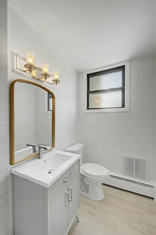 5740 North Sheridan Road Chicago IL 60660