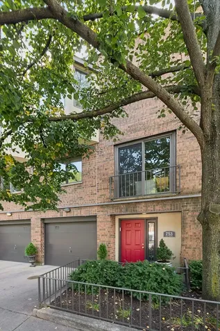 753 West Dickens Avenue Chicago IL 60614