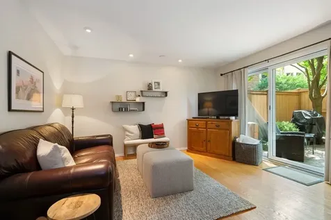 753 West Dickens Avenue Chicago IL 60614