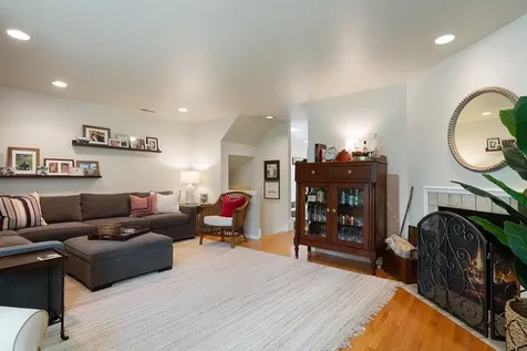 753 West Dickens Avenue Chicago IL 60614