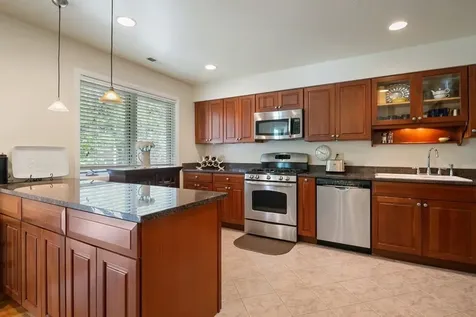 753 West Dickens Avenue Chicago IL 60614
