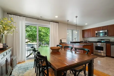 753 West Dickens Avenue Chicago IL 60614