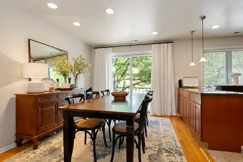 753 West Dickens Avenue Chicago IL 60614