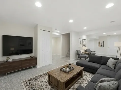 7943 Dada Drive Gurnee IL 60031