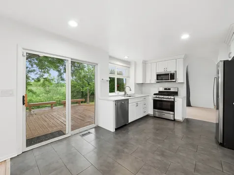 7943 Dada Drive Gurnee IL 60031