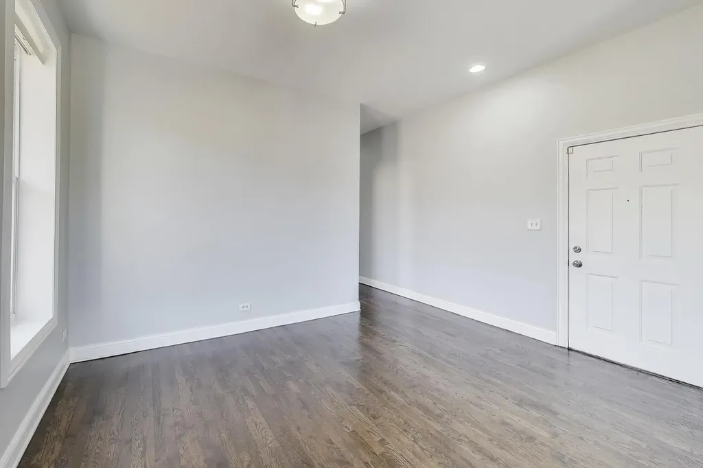 313 East 60th Street Chicago IL 60637