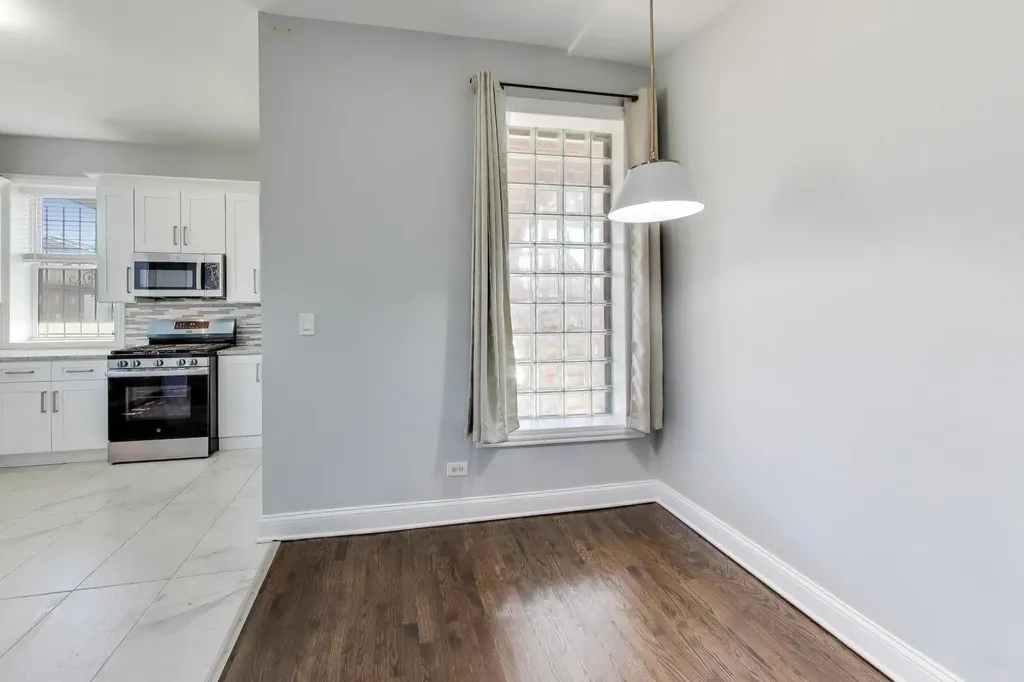 313 East 60th Street Chicago IL 60637