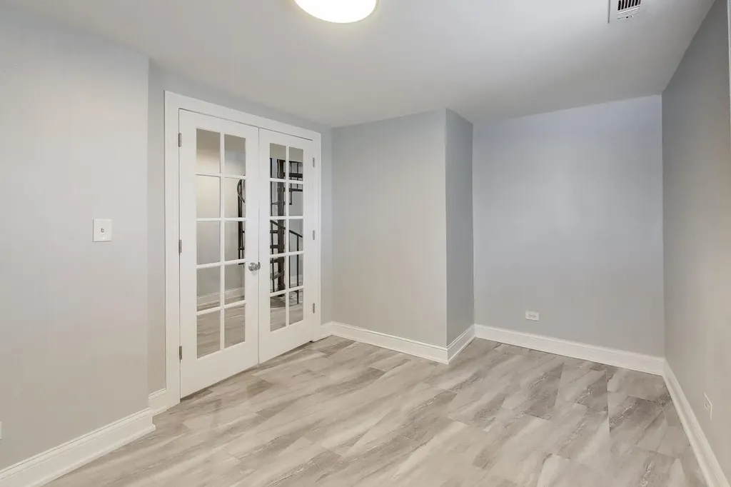 313 East 60th Street Chicago IL 60637