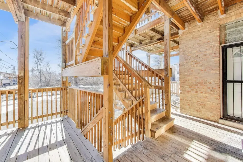 313 East 60th Street Chicago IL 60637