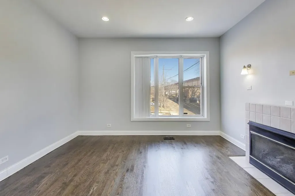313 East 60th Street Chicago IL 60637