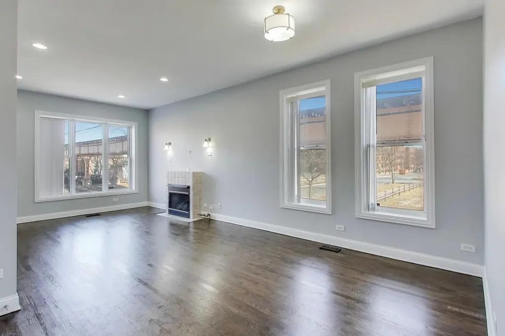 313 East 60th Street Chicago IL 60637