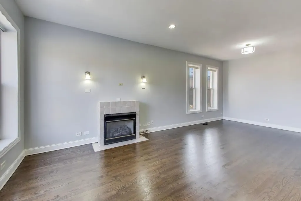 313 East 60th Street Chicago IL 60637
