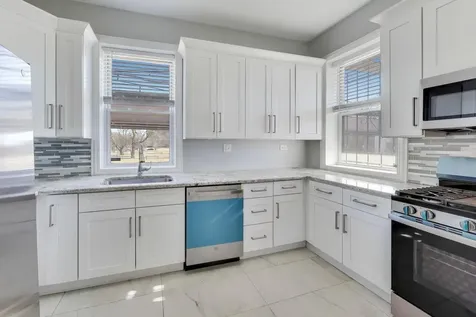 313 East 60th Street Chicago IL 60637