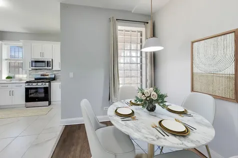 313 East 60th Street Chicago IL 60637