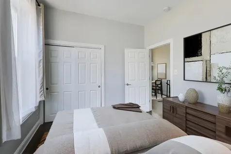 313 East 60th Street Chicago IL 60637