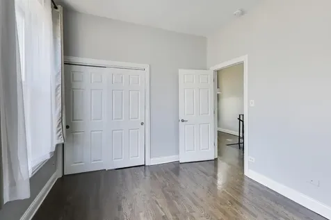 313 East 60th Street Chicago IL 60637