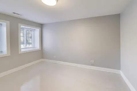 313 East 60th Street Chicago IL 60637