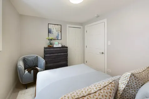313 East 60th Street Chicago IL 60637