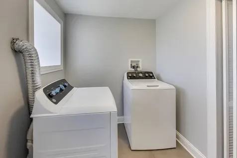 313 East 60th Street Chicago IL 60637