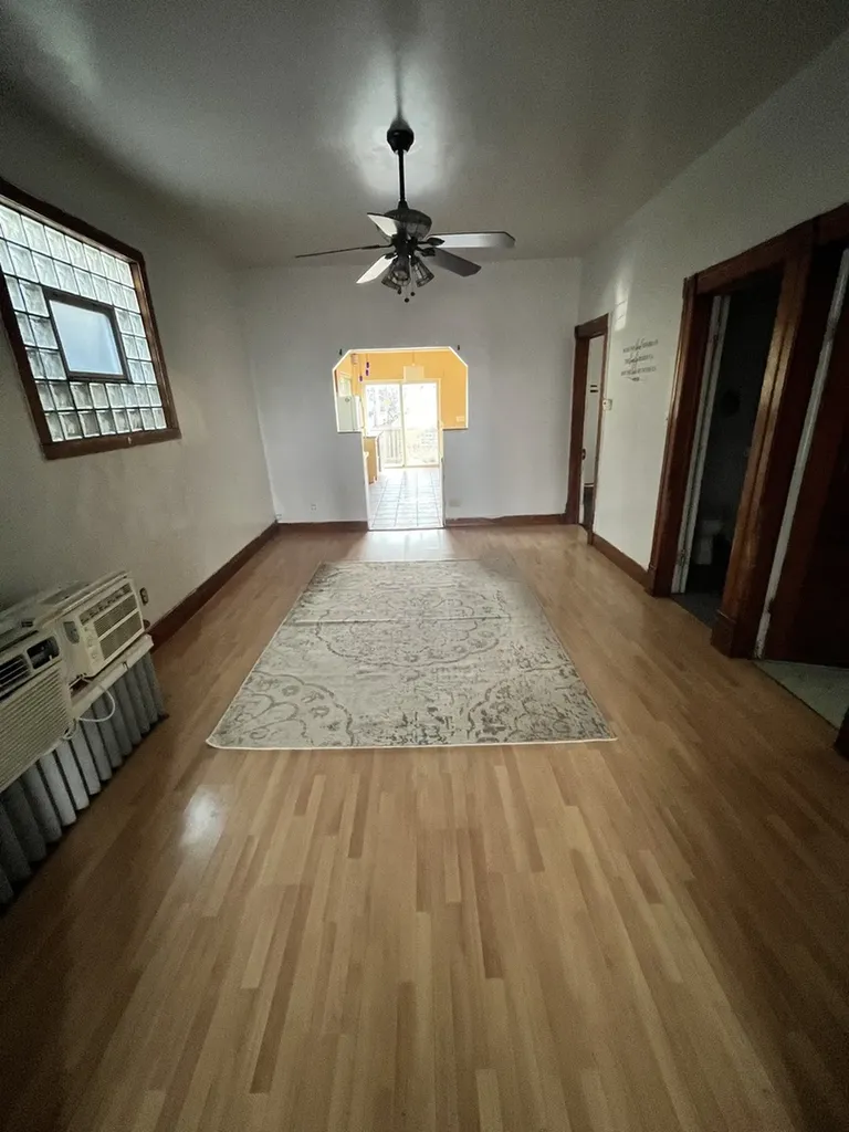 2913 East 97th Street Chicago IL 60617
