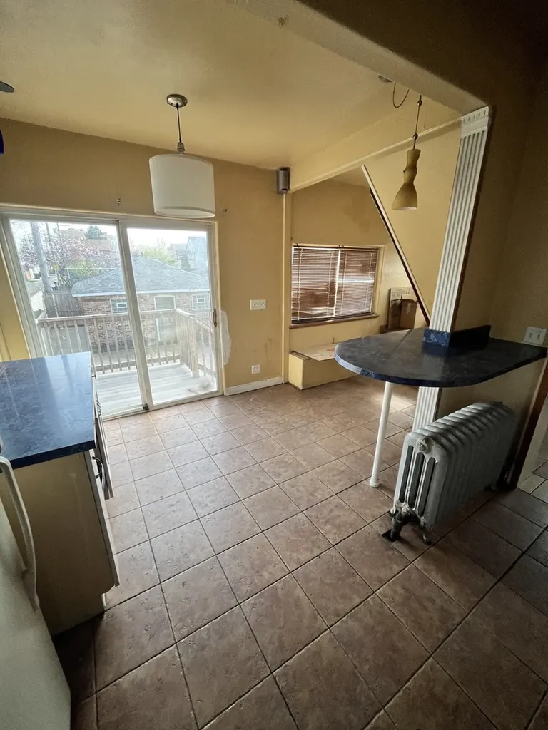 2913 East 97th Street Chicago IL 60617
