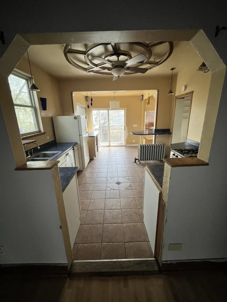 2913 East 97th Street Chicago IL 60617