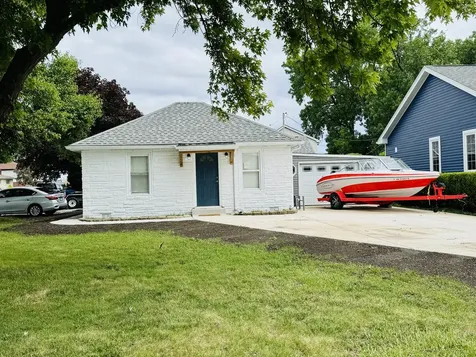 7258 West 72nd Street Bridgeview IL 60455