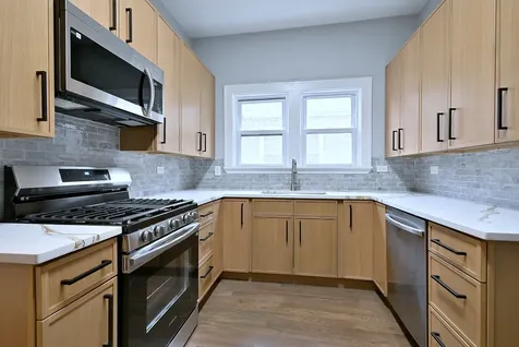 6424 Sinclair Avenue Berwyn IL 60402