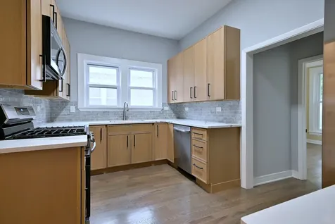6424 Sinclair Avenue Berwyn IL 60402