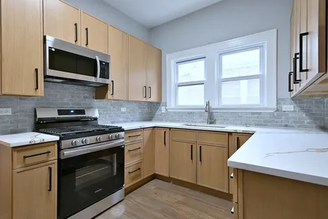 6424 Sinclair Avenue Berwyn IL 60402