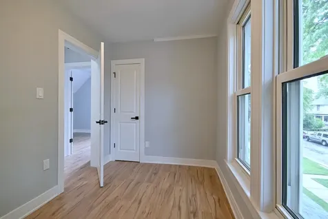 6424 Sinclair Avenue Berwyn IL 60402