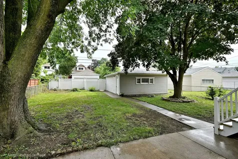 6424 Sinclair Avenue Berwyn IL 60402